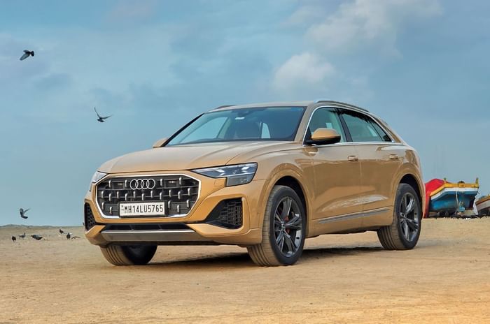 Audi Q8 front quarter 